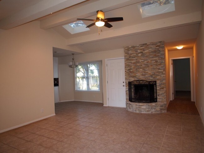 Building Photo - 7101 Twisted Oaks Dr