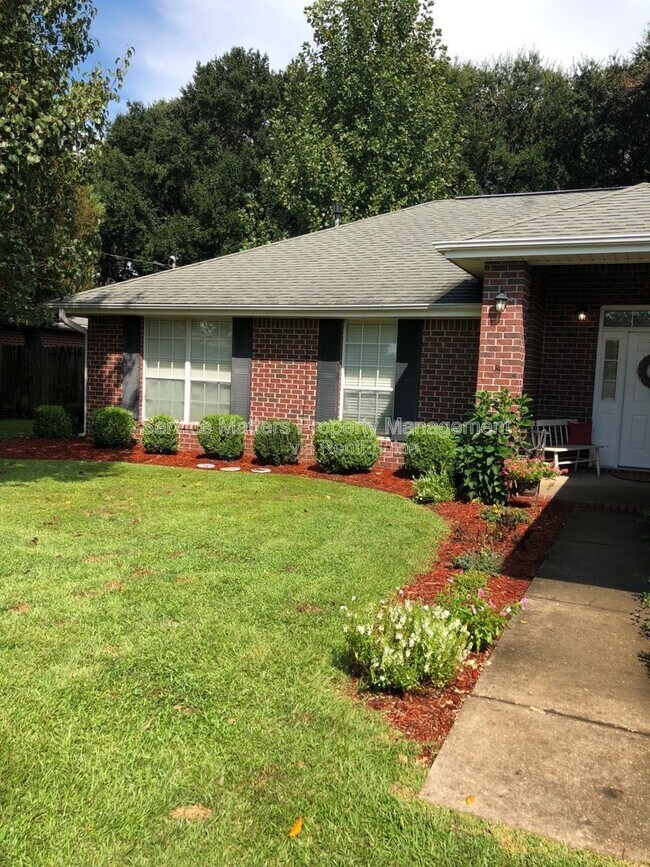 Foto del edificio - 4742 Spencer Oaks Blvd