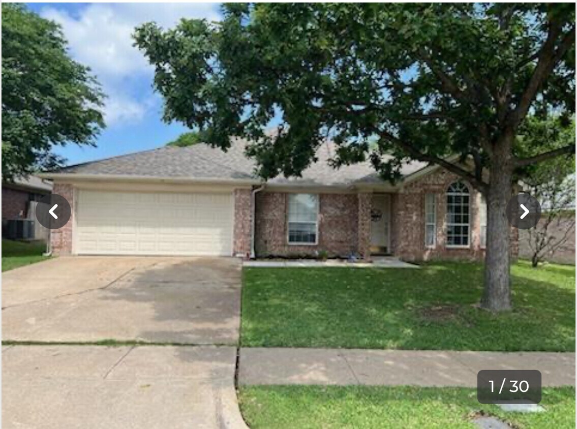 Foto principal - 2312 Charleston Dr