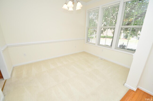 Building Photo - 416 Oak Pine Dr