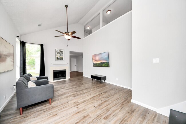 Foto del edificio - 16118 Bunker Ridge Rd