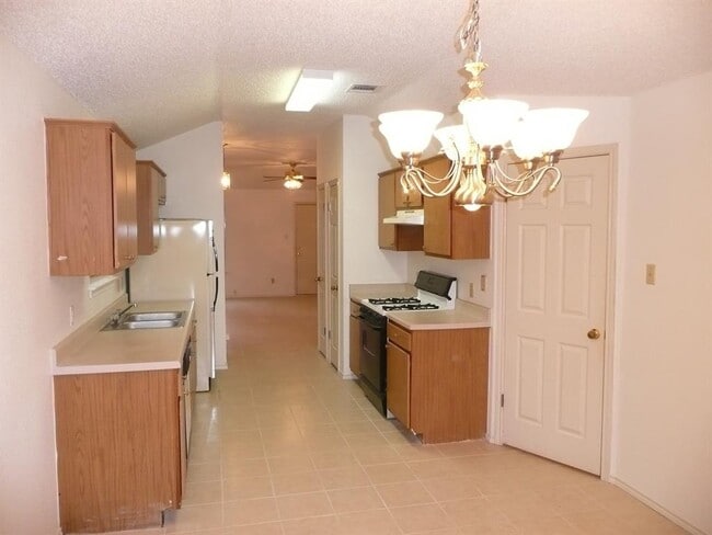Building Photo - 734 Latteridge Dr