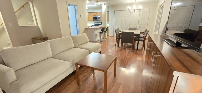 Building Photo - 720 W Village Rd