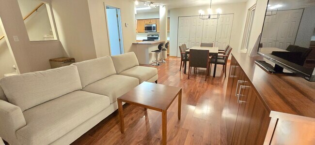 Foto del edificio - 720 W Village Rd