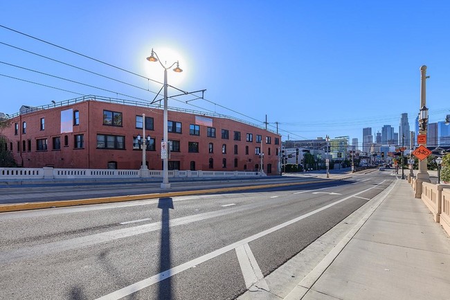 Foto del edificio - The Newberry Lofts / Artist Loft Apartments