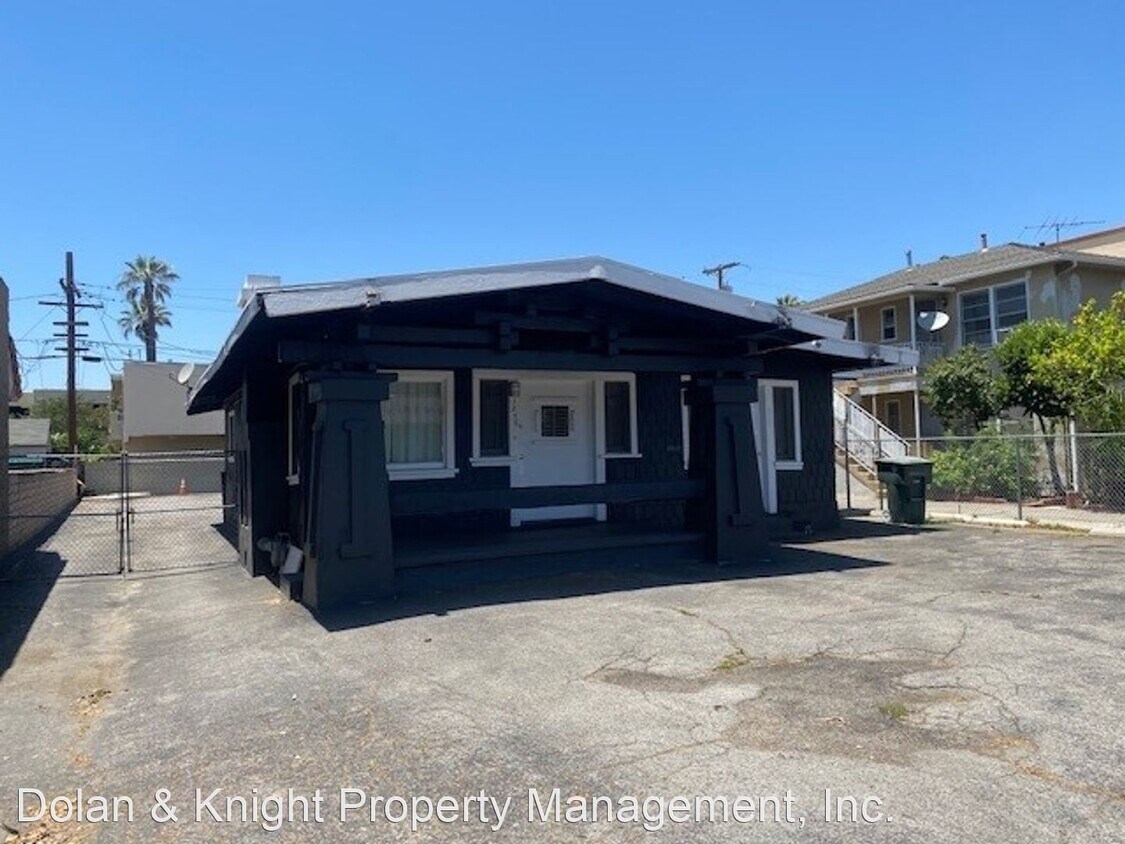 Foto principal - Studio, 1.5 bath House - 1255 S. Glendale ...