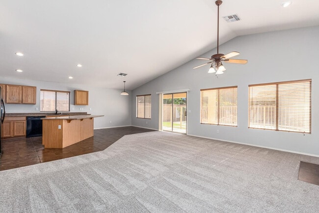 Foto del edificio - 10315 E Jan Ave