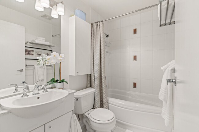 Photo du bâtiment - 168e Esplanade Ave