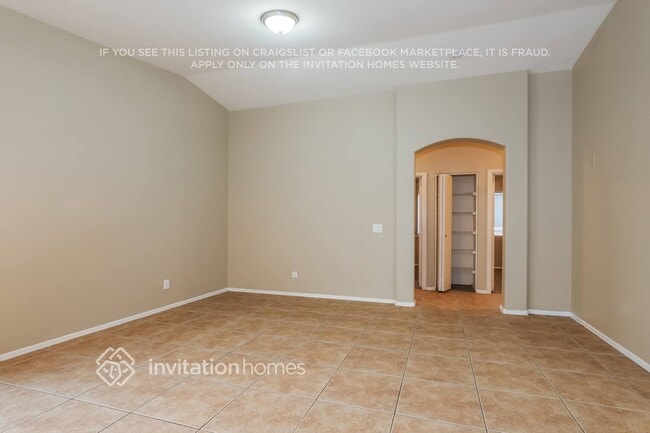 Building Photo - 5409 S 7th Dr