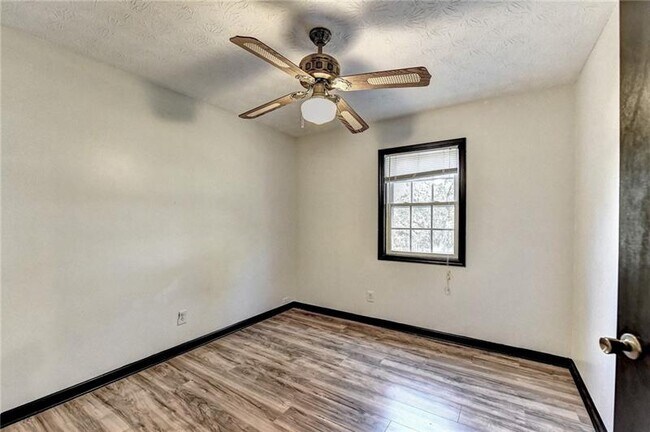 Building Photo - 1758 Eric Cir