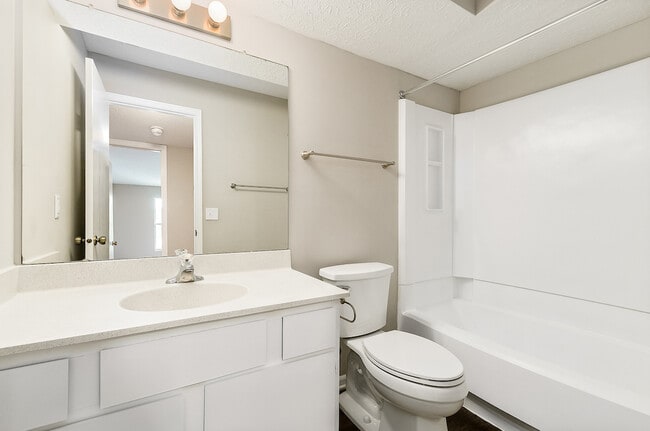 Building Photo - 2064 Park Run Dr