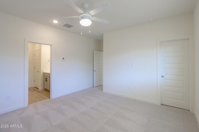 Foto del edificio - 40285 W Chambers Dr