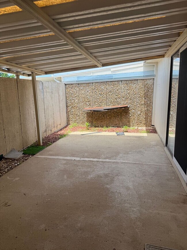Foto del edificio - 2 Bedroom/ 2 Bathroom Townhome