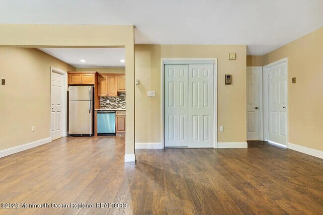 Building Photo - 116 Amberly Dr