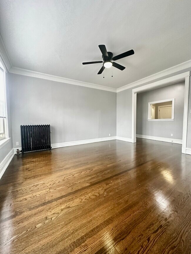 Foto del edificio - 1214 W Rosemont Ave