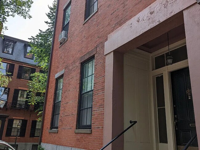 Foto del edificio - 2 Louisburg Sq Unit #4/5
