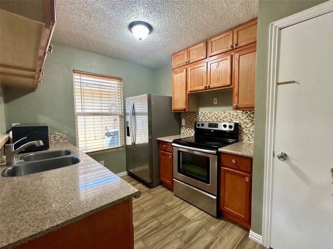 Building Photo - 23211 Prairie Bird Dr