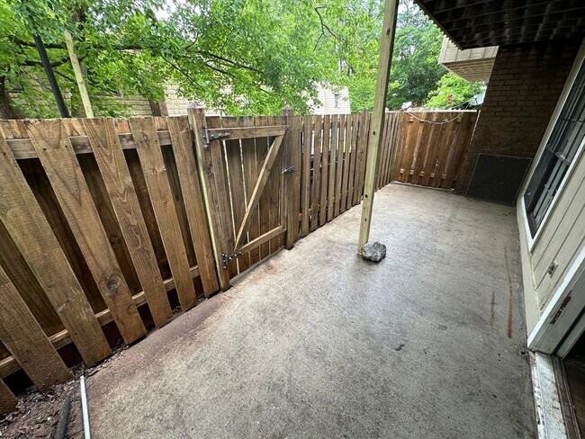 Building Photo - 6427 Woodstone Ter