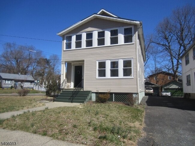 Photo - 133 Willowdale Ave Apartment