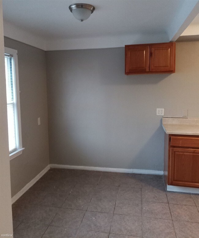 Building Photo - 3 br, 1.5 bath House - 16103 Bringard Dr