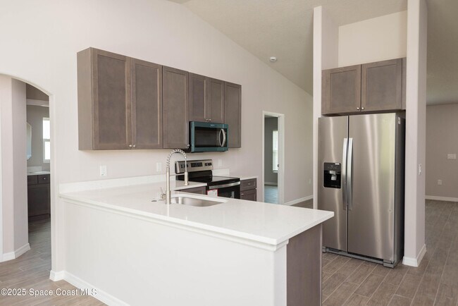 Foto del edificio - 2638 Lakeland Ave
