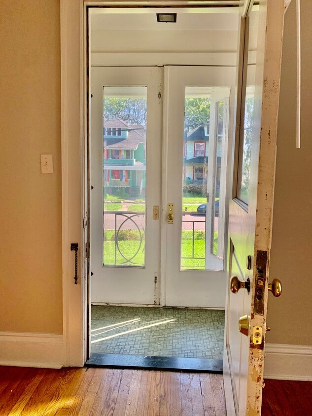 Photo - 922 Westcott St