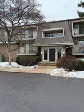 Building Photo - 138 E Bailey Rd