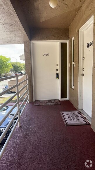 Building Photo - 2692 W 60th St