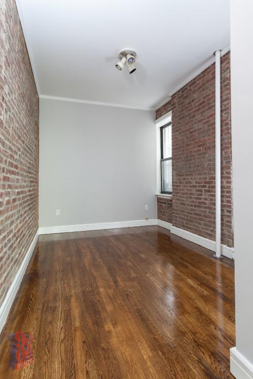 Foto del edificio - 340 E 18th St