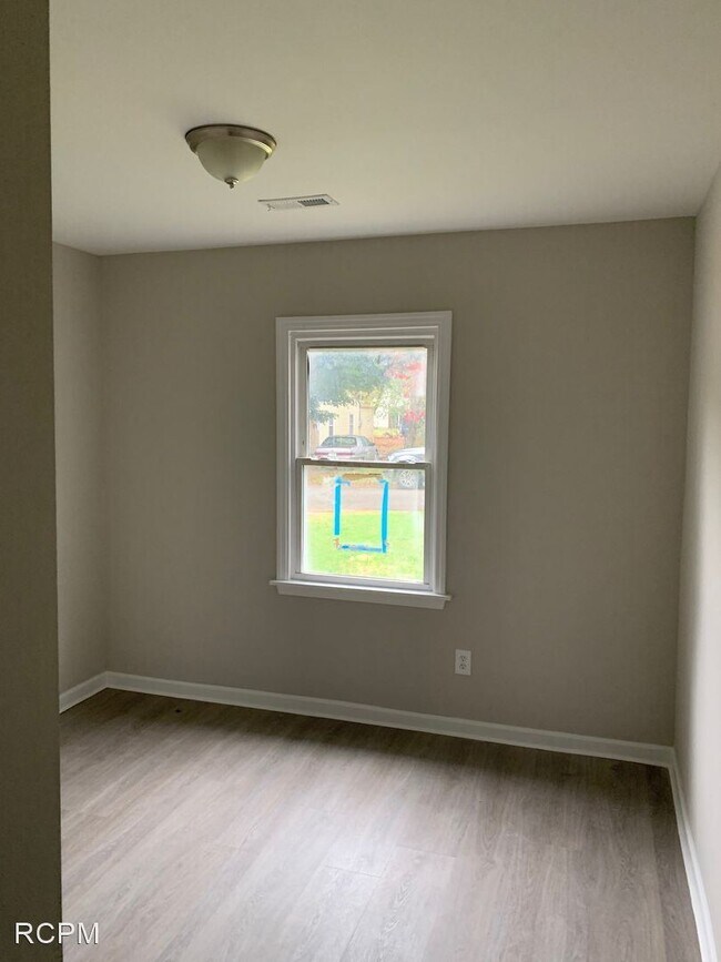 Foto del edificio - 3 br, 2 bath House - 605 10th Street