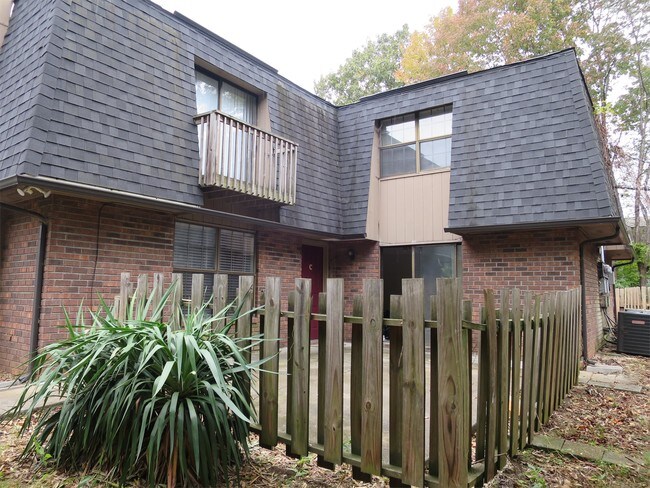 Foto del edificio - 9009 Creekside Ln NW