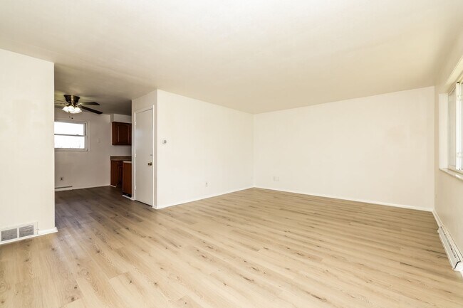 Building Photo - 425-453 Ogden Road