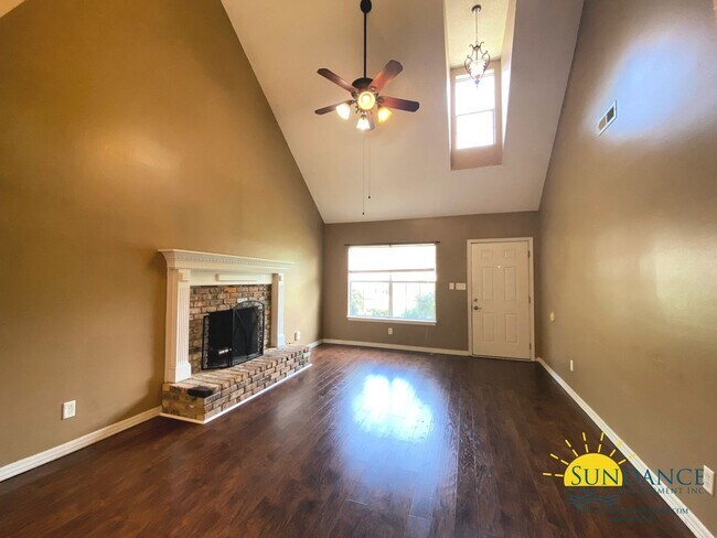 Building Photo - Beautiful 3 Bedroom Home in Willow Bend