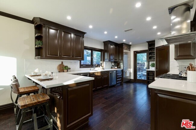 Foto del edificio - 5512 Carpenter Ave