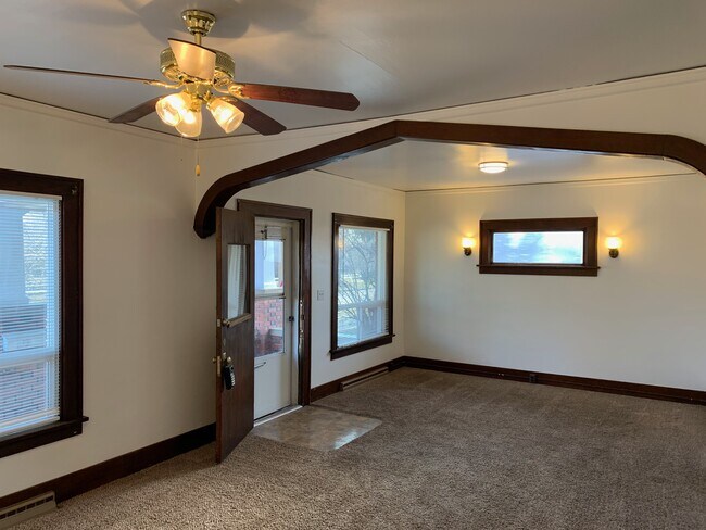 Living room, front door - 1116 17th St