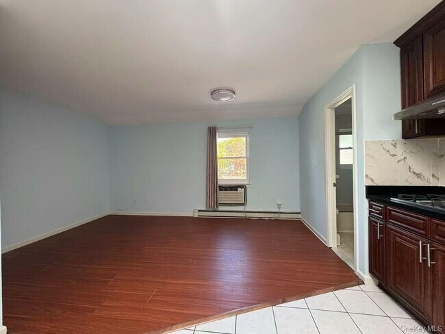 Foto del edificio - 61-09 167th St