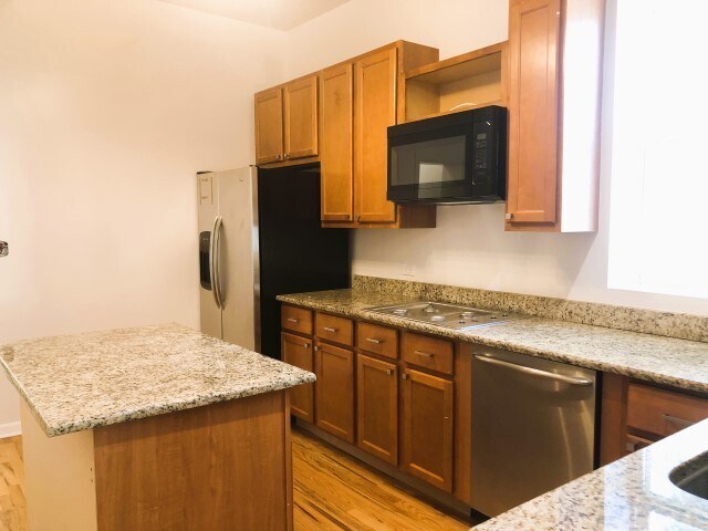 Foto del edificio - 856 N Lawndale Ave