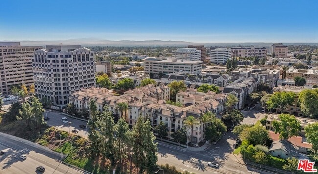 Foto del edificio - 290 N Hudson Ave