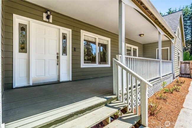 Building Photo - 4 bed/ 3 bath house in Kirkland!