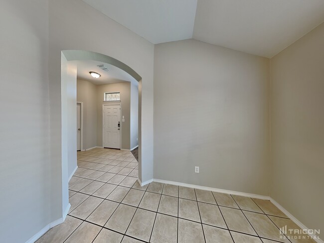 Building Photo - 2544 Taos Dr