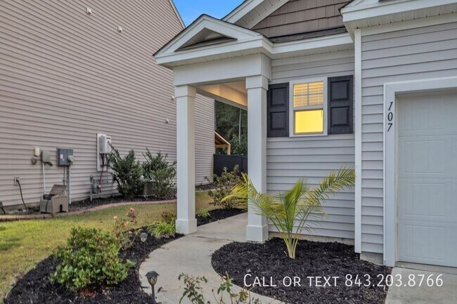 Building Photo - 107 Blossom Wood Ln
