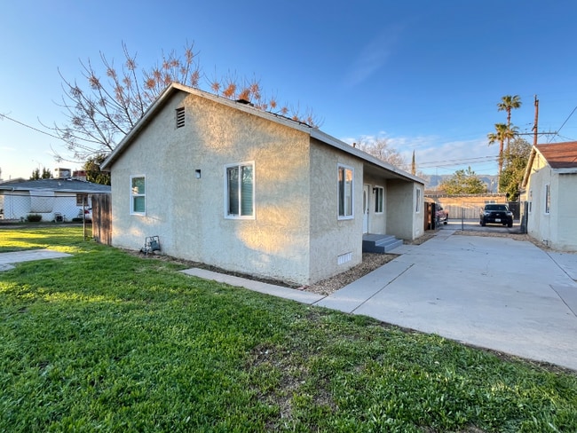 Photo - 1610 N H St House