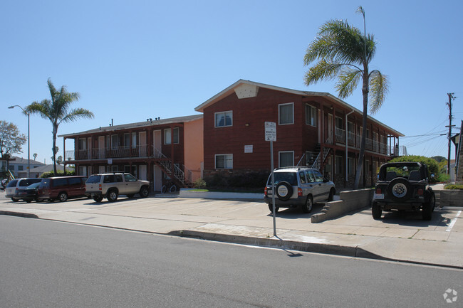1,571 Oliver ¡alejado - Swiss Chalet Apartments