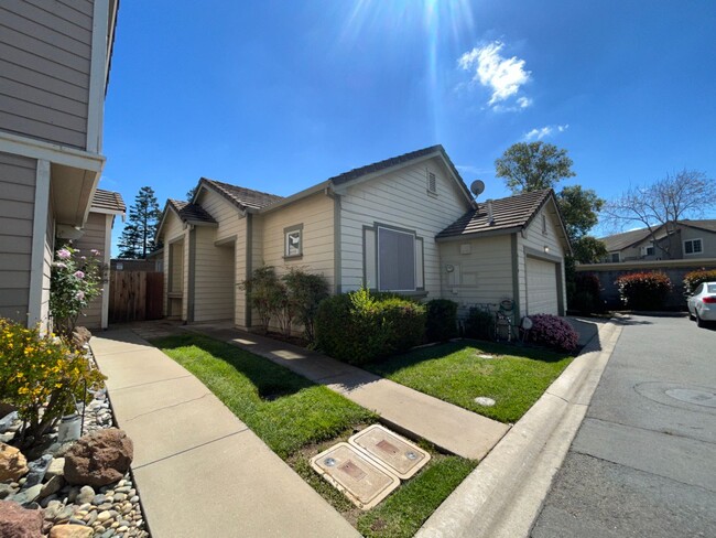 Building Photo - 9446 Laguna Pointe Way