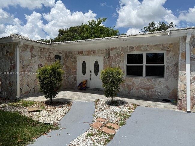 Building Photo - 4281 NW 35th Terrace