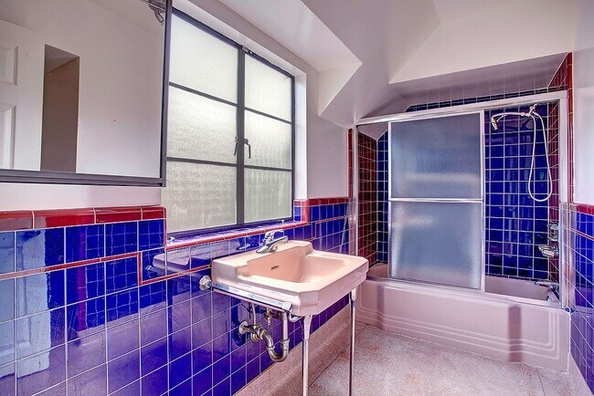 Foto del edificio - 2564 W 5th St