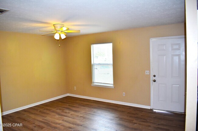 Foto del edificio - 3722 Burnham Way