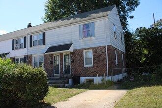 Building Photo - 830 Tioga St