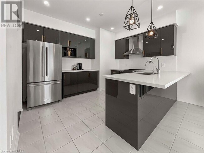 Building Photo - 27 Jenner Dr