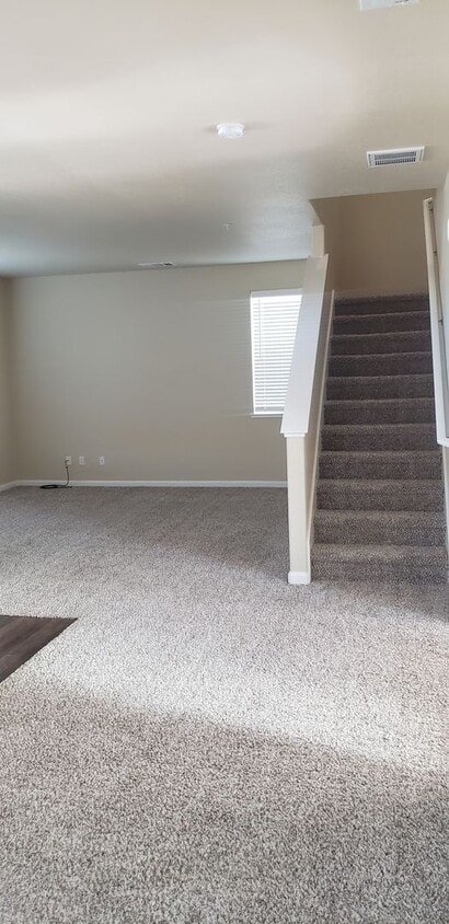 Foto principal - Brand New 3 bedroom 2 1/2 bath Located in ...